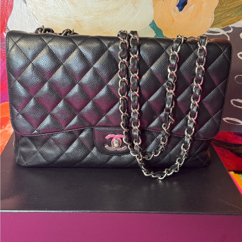 CHANEL Black Quilted Shoulder Bag with Chain Strap - Picture 3 of 15